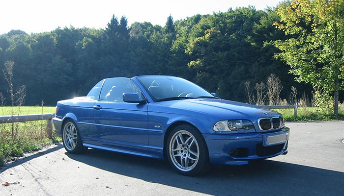 BMW 330 Ci Cabrio in estoril-blau