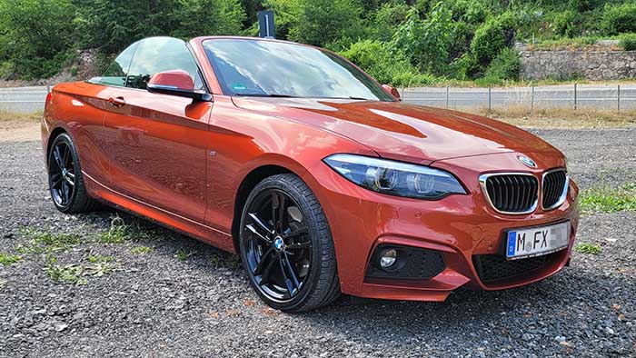 BMW 230i Cabrio in sunset-orange BMW 230i Cabrio in sunset-orange
