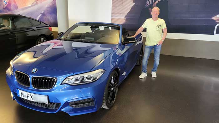 BMW M240i Cabrio in estoril-blau BMW M240i Cabrio in estoril-blau